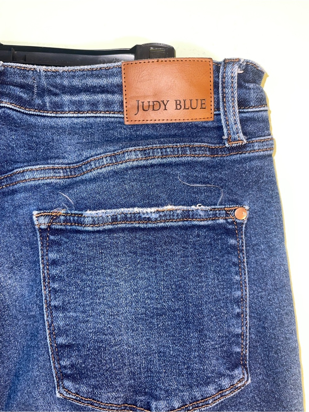 Judy Blue Dottie high rise button fly wide leg cropped jeans. Size 15/32 - Picture 9 of 12